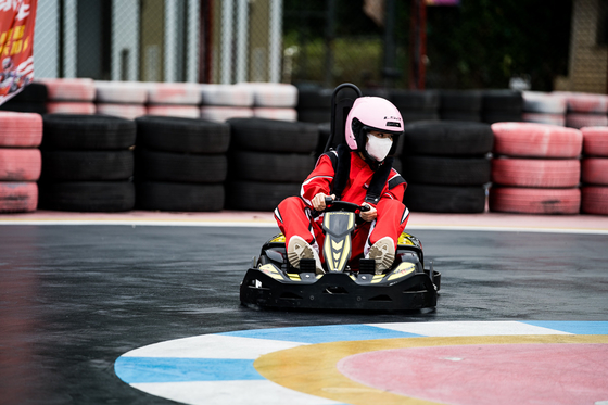 Συναγωνιμένος την ηλεκτρική μπαταρία Kart πενταλιών Karting πηγαίνετε Karts για τους ενηλίκους Junior παιδιών